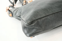 画像をギャラリービューアに読み込む, BALENCIAGA バレンシアガ ザ ファースト ハンドバッグ ショルダーバッグ グリーン ネイビー レザー 240577 美品 中古 4b013188