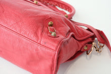 画像をギャラリービューアに読み込む, BALENCIAGA Giant City バレンシアガ ジャイアント シティ 2WAYバッグ 281770 レザー ピンク ゴールド金具 美品 中古 4b013414