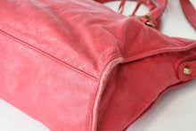 画像をギャラリービューアに読み込む, BALENCIAGA Giant City バレンシアガ ジャイアント シティ 2WAYバッグ 281770 レザー ピンク ゴールド金具 美品 中古 4b013414