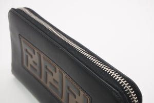FENDI フェンディ FFロゴ ラウンドジップ 長財布 レザーウォレット レザー ブラック ブラウン シルバー金具 美品 中古 4b013235