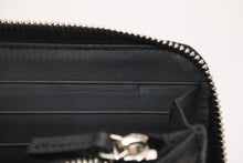 Load image into Gallery viewer, FENDI フェンディ FFロゴ ラウンドジップ 長財布 レザーウォレット レザー ブラック ブラウン シルバー金具 美品 中古 4b013235