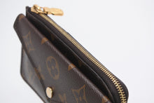 Load image into Gallery viewer, 極美品 LOUIS VUITTON ルイヴィトン モノグラム ポルトカルト レクトヴェルソ コインケース M69431 ブラウン ゴールド金具 中古 4b013435