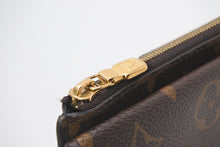 Load image into Gallery viewer, 極美品 LOUIS VUITTON ルイヴィトン モノグラム ポルトカルト レクトヴェルソ コインケース M69431 ブラウン ゴールド金具 中古 4b013435