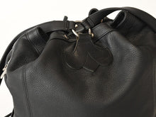 Load image into Gallery viewer, 新品未使用 CHROME HEARTS クロムハーツ STRANGE LOVE BAG リュック セメタリー クロスパッチ スモールクロス レザー ブラック 中古 4b013459