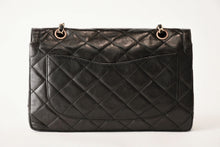 Load image into Gallery viewer, CHANEL シャネル マトラッセ Wフラップ Wチェーンショルダーバッグ A2800 2番台 ラムスキン ココマーク ブラック パリ限定 美品 中古 4b013463