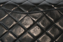 Load image into Gallery viewer, CHANEL シャネル マトラッセ Wフラップ Wチェーンショルダーバッグ A2800 2番台 ラムスキン ココマーク ブラック パリ限定 美品 中古 4b013463