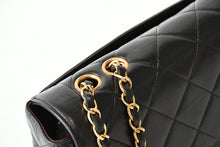 Load image into Gallery viewer, 極美品 CHANEL シャネル マトラッセ25 Sフラップ Wチェーンショルダーバッグ 3番台 ココマーク ラムスキン ブラック ゴールド金具 中古 4b013462