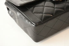 Load image into Gallery viewer, 極美品 CHANEL シャネル マトラッセ25 Sフラップ Wチェーンショルダーバッグ 3番台 ココマーク ラムスキン ブラック ゴールド金具 中古 4b013462