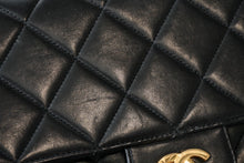 Load image into Gallery viewer, 極美品 CHANEL シャネル マトラッセ25 Sフラップ Wチェーンショルダーバッグ 3番台 ココマーク ラムスキン ブラック ゴールド金具 中古 4b013462