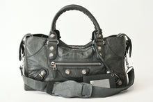 画像をギャラリービューアに読み込む, BALENCIAGA バレンシアガ Giant City ジャイアント シティ 2WAYバッグ 173084 カーキ シルバー金具 美品 中古 4b013418