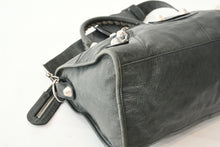 画像をギャラリービューアに読み込む, BALENCIAGA バレンシアガ Giant City ジャイアント シティ 2WAYバッグ 173084 カーキ シルバー金具 美品 中古 4b013418