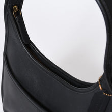 Load image into Gallery viewer, 極美品 COACH コーチ ワンショルダーバッグ G9C-9033 カーフレザー ブラック ゴールド金具 中古 4b013035