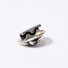 Load image into Gallery viewer, 極美品 CHROME HEARTS クロムハーツ スターボタン ヘアバンド コンチョ 重量約14.58g 1992/08/2008/.925刻印 シルバー925 中古 4b013628