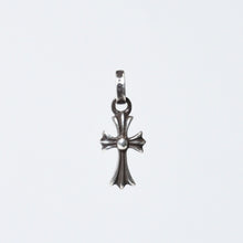 Load image into Gallery viewer, CHROME HEARTS クロムハーツ CRS BBYFAT ベイビーファットクロス ペンダントトップ チャーム 重量約2.08g シルバー925 美品 中古 4b013670