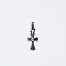 Load image into Gallery viewer, CHROME HEARTS クロムハーツ CRS BBYFAT ベイビーファットクロス ペンダントトップ チャーム 重量約2.08g シルバー925 美品 中古 4b013670