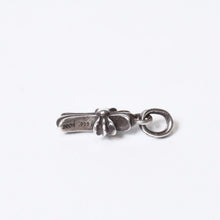 Load image into Gallery viewer, CHROME HEARTS クロムハーツ CRS BBYFAT ベイビーファットクロス ペンダントトップ チャーム 重量約2.08g シルバー925 美品 中古 4b013670