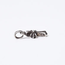 Load image into Gallery viewer, CHROME HEARTS クロムハーツ CRS BBYFAT ベイビーファットクロス ペンダントトップ チャーム 重量約2.08g シルバー925 美品 中古 4b013670