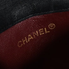 Load image into Gallery viewer, CHANEL シャネル ミニミニマトラッセ14 チェーンショルダーバッグ ラムスキン ココマーク ブラック ゴールド金具 美品 中古 4b013488