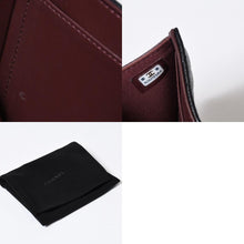 Load image into Gallery viewer, 極美品 CHANEL シャネル タイムレスクラシックライン 三つ折り財布 AP0230 ランダム番台 ブラック ボルドー キャビアスキン 中古 4b013615