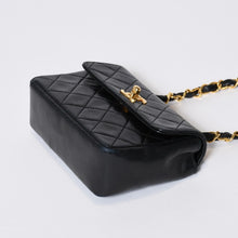 Load image into Gallery viewer, CHANEL シャネル ミニミニマトラッセ14 チェーンショルダーバッグ ラムスキン ココマーク ブラック ゴールド金具 美品 中古 4b013488