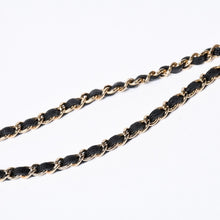 Load image into Gallery viewer, 極美品 CHANEL シャネル マトラッセ ココマーク フラップ コインパース AP2119 31番台 ブラック キャビアスキン ゴールド金具 中古 4b013612