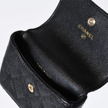 Load image into Gallery viewer, 極美品 CHANEL シャネル マトラッセ ココマーク フラップ コインパース AP2119 31番台 ブラック キャビアスキン ゴールド金具 中古 4b013612