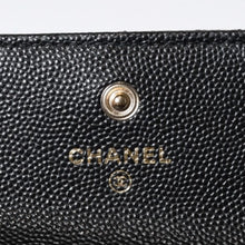 Load image into Gallery viewer, 極美品 CHANEL シャネル マトラッセ ココマーク フラップ コインパース AP2119 31番台 ブラック キャビアスキン ゴールド金具 中古 4b013612