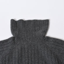 Load image into Gallery viewer, 極美品 CHROME HEARTS クロムハーツ カシミヤ ハイネックニットセーター サイズM CHクロスパッチ 7パッチ サイドダガージップ 中古 4b013649