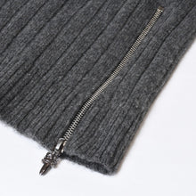 Load image into Gallery viewer, 極美品 CHROME HEARTS クロムハーツ カシミヤ ハイネックニットセーター サイズM CHクロスパッチ 7パッチ サイドダガージップ 中古 4b013649