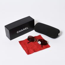 Load image into Gallery viewer, CHANEL シャネル リムレス サングラス アイウェア 4002 c.116/75 サイズ54□19 130 ココマーク ワインレッド ブラウン 美品 中古 4b013718
