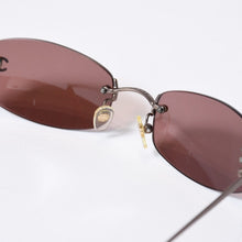 Load image into Gallery viewer, CHANEL シャネル リムレス サングラス アイウェア 4002 c.116/75 サイズ54□19 130 ココマーク ワインレッド ブラウン 美品 中古 4b013718