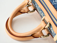 Load image into Gallery viewer, 新品同様 LOUIS VUITTON ルイヴィトン ネオスピーディ ハンドバッグ M95019 モノグラム デニム インディゴブルー ゴールド金具 中古 4b013468