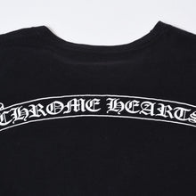 Load image into Gallery viewer, CHROME HEARTS クロムハーツ スター ホースシュー 半袖VネックTシャツ サイズM ブラック コットン 美品 中古 4b013690