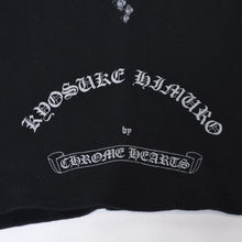 Load image into Gallery viewer, CHROME HEARTS クロムハーツ 氷室 コラボ ロゴ プリント Tシャツ サイズFREE ブラック コットン 美品 中古 4b013686