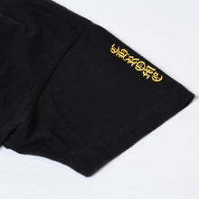 Load image into Gallery viewer, CHROME HEARTS クロムハーツ VINE DAGGER ヴァインダガー 半袖Tシャツ サイズM プリント ブラック イエロー 美品 中古 4b013689