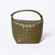 Load image into Gallery viewer, 新品同様 BOTTEGAVENETA ボッテガヴェネタ イントレチャート ミニウォレス ワンショルダーバッグ カーキ カーフ レザー ゴールド金具 中古 4b013604