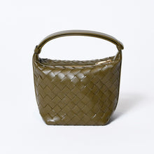 Load image into Gallery viewer, 新品同様 BOTTEGAVENETA ボッテガヴェネタ イントレチャート ミニウォレス ワンショルダーバッグ カーキ カーフ レザー ゴールド金具 中古 4b013604