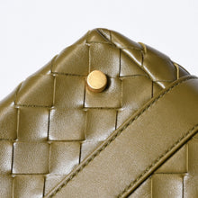 Load image into Gallery viewer, 新品同様 BOTTEGAVENETA ボッテガヴェネタ イントレチャート ミニウォレス ワンショルダーバッグ カーキ カーフ レザー ゴールド金具 中古 4b013604