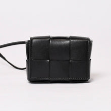 画像をギャラリービューアに読み込む, 極美品 BOTTEGAVENETA ボッテガヴェネタ Cassette Airpods Case カセット エアポッズケース 765784VBWD38803 イントレチャート 中古 4b013719