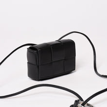 画像をギャラリービューアに読み込む, 極美品 BOTTEGAVENETA ボッテガヴェネタ Cassette Airpods Case カセット エアポッズケース 765784VBWD38803 イントレチャート 中古 4b013719