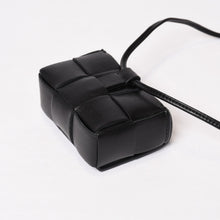 画像をギャラリービューアに読み込む, 極美品 BOTTEGAVENETA ボッテガヴェネタ Cassette Airpods Case カセット エアポッズケース 765784VBWD38803 イントレチャート 中古 4b013719