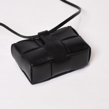 画像をギャラリービューアに読み込む, 極美品 BOTTEGAVENETA ボッテガヴェネタ Cassette Airpods Case カセット エアポッズケース 765784VBWD38803 イントレチャート 中古 4b013719