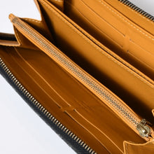 Load image into Gallery viewer, 極美品 LOUIS VUITTON ルイヴィトン ジッピーウォレット 長財布 M95614 モノグラムデニム ブラック ゴールド金具 中古 4b013717