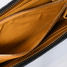 Load image into Gallery viewer, 極美品 LOUIS VUITTON ルイヴィトン ジッピーウォレット 長財布 M95614 モノグラムデニム ブラック ゴールド金具 中古 4b013717