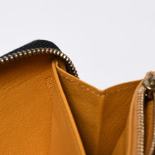 Load image into Gallery viewer, 極美品 LOUIS VUITTON ルイヴィトン ジッピーウォレット 長財布 M95614 モノグラムデニム ブラック ゴールド金具 中古 4b013717