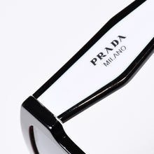 Load image into Gallery viewer, 極美品 PRADA プラダ サングラス アイウェア SPR24Z_E1AB_F05S0_C_A057 サイズ57-14-140 ブラック 中古 4b013720