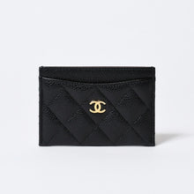 Load image into Gallery viewer, 極美品 CHANEL シャネル マトラッセ ココマーク カードケース AP0213 ランダム番台 ブラック ボルドー キャビアスキン 中古 4b013611