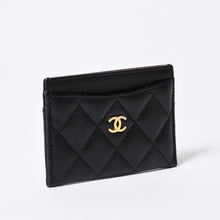 Load image into Gallery viewer, 極美品 CHANEL シャネル マトラッセ ココマーク カードケース AP0213 ランダム番台 ブラック ボルドー キャビアスキン 中古 4b013611