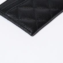 Load image into Gallery viewer, 極美品 CHANEL シャネル マトラッセ ココマーク カードケース AP0213 ランダム番台 ブラック ボルドー キャビアスキン 中古 4b013611