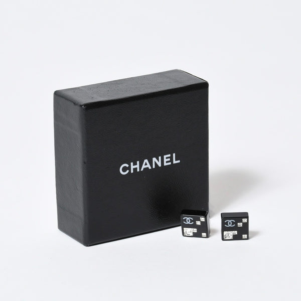 CHANEL シャネル ココマーク ピアス 重量約２.45g 05A刻印 アクリル ラインストーン ブラック クリア シルバー 両耳用 良品 中古 4b013728